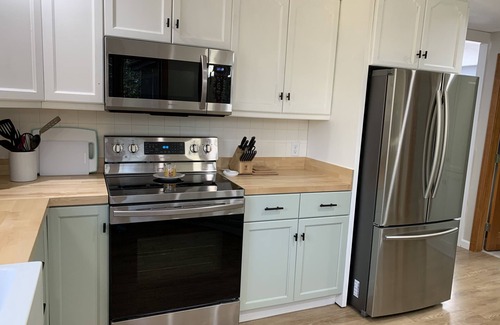 Gilford Casa | 4BR, 2 Bath Dates open- Memorial Day Weekend, First part of bike week, July 4th
