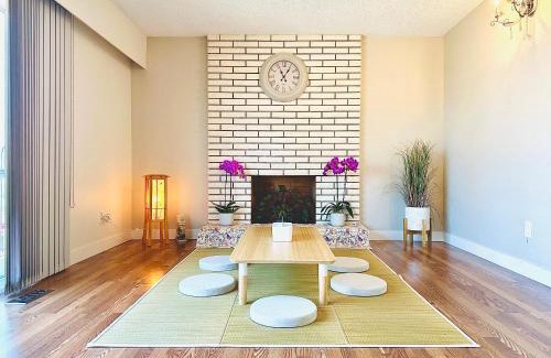 Renfrew-Collingwood Casa | 4BR 2BA Downtown-View Cozy House with Parking, Pet-Free