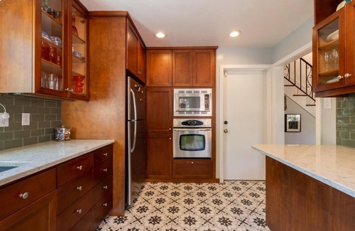 Arden-Arcade Casa | Pet-friendly 4BR/2BA Mid-Century Retreat House: Your Perfect Getaway!