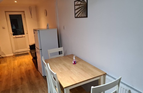 East Walworth Casa | 4Br-2Ensuite-10minCentralLondon-Sleeps11-Parking