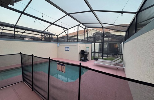 Kissimmee Casa | 4BR/3BA Townhouse w/Private Pool in Storey Lake