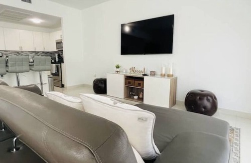 Princeton Casa | 4BR by MIA F1 GP Key West Beaches Luxury Getaway Nature