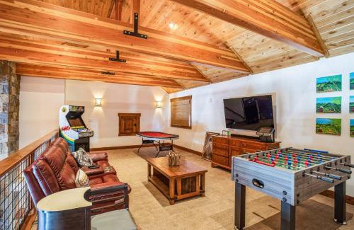 Truckee Casa | 4BR Cabin with Hot Tub – Ultimate Truckee Escape cabin