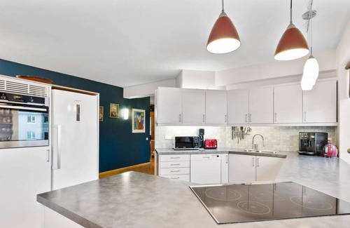 Hliðar Apartamento | 4BR, Downtown Reykjavik With Free Parking