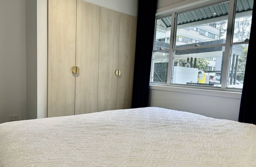 St. Lucia Casa | 4BR Family home with pool. 2KM from Brisbane city