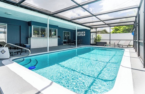 Miramar Casa | 4BR Getaway + Pool + Game Room, 18-mins to Ocean