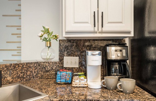 University Hills and Windsor Park Casa | 4BR Heated Pool & Theater for Group, ACL/F1, Min to DT, UT, and Moody Center