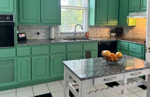 Reidsville Casa | 4BR Historic Home and 2BR Guest House in Reidsville