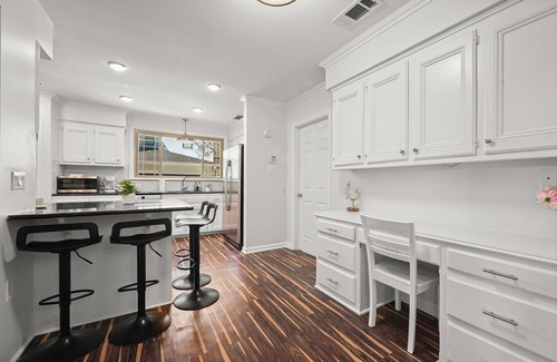Mid City South Casa | 4BR Home Near LSU – Walk to Campus & Lakes!