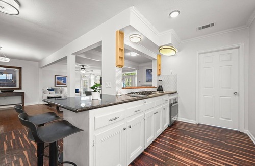 Mid City South Casa | 4BR Home Near LSU – Walk to Campus & Lakes!