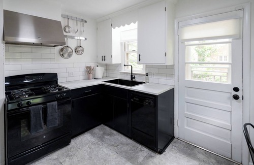 Charlottesville Casa | 4BR Home with Backyard, Laundry, Parking: Long Stays Near Hospital & Downtown