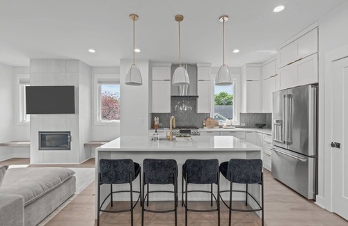 Downtown Casa | 4br House Ensuite with Amazing Day & Night Roof Top Views in Raleigh