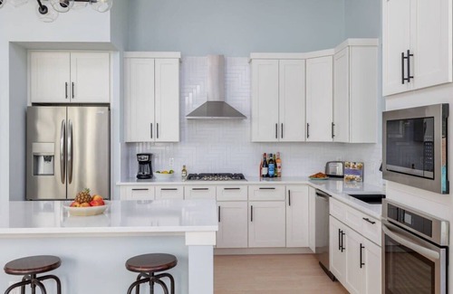 Govalle Casa | 4BR, King Beds, Free Parking, East Side | Eastview