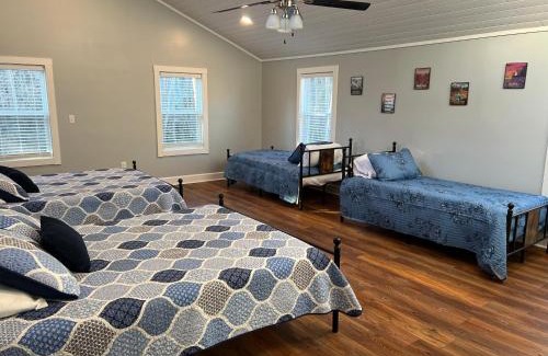 Kellysville Casa | 4BR Lodge on Wolf Creek - Fishing, Hiking, New River Fun and Hokie Weekends