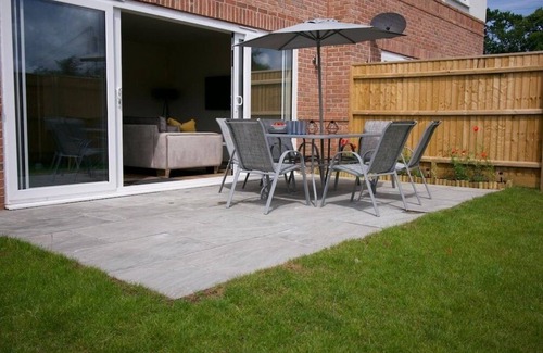 New Forest District Casa | 4BR Modern Home Near New Forest
