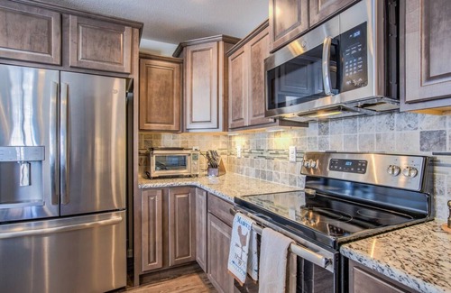 Northgate Casa | 4BR Modern Townhome Close to Usafa!