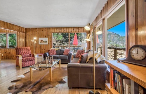 Cascade-Chipita Park Cabina | 4BR|Mountain Views|Hot Tub, Firepit|Hiking