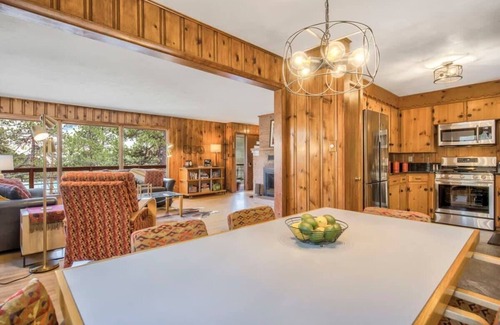 Cascade-Chipita Park Cabina | 4BR|Mountain Views|Hot Tub, Firepit|Hiking