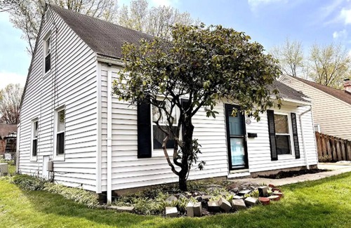 Cuyahoga Falls Casa | 4BR Near CVNP,Sleeps 10,Cuyahoga Falls,Pets Ok