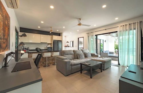 Rawai Apartamento | 4Br Near Pier Private Pool & Garden V246