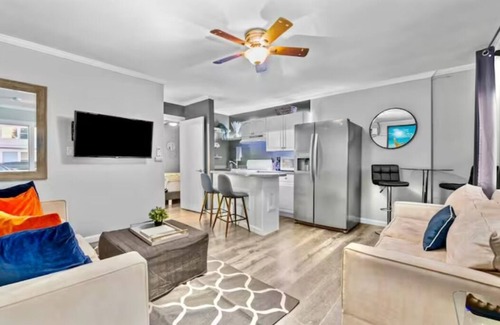 Central Mission Beach Apartamento | 4BR Ocean Breeze Duplex+Large Patio sleeps 16