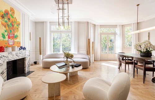Faubourg-du-Roule Apartamento | 4BR Parisian Chic Getaway - Eiffel & Seine Walks