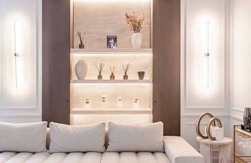 Faubourg-du-Roule Apartamento | 4BR Parisian Chic Getaway - Eiffel & Seine Walks
