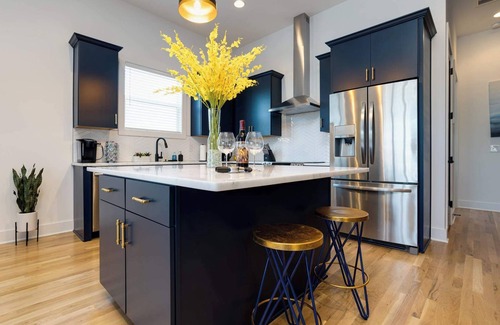 Downtown Nashville Casa | 4BR Retreat for 12 w/Balcony, Mins to Broadway!