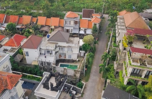 Bukit Casa | #4BR Semi Villa Pink House Jimbaran with POOL & ROOFTOP SPACE