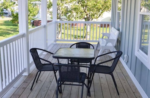 Davis Casa | 4BR Soundfront cottage |Private Dock|Fishing|