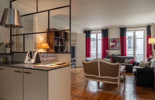 Quartier Saint-Georges Apartamento | 4BR - Spacious, Bright & Central
