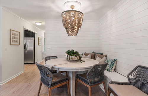 Demere Park Condominio | 4BR Townhome near Village and Beaches