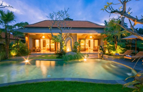 Melayang Villa | 4BR Tropical Family Villa in Ubud
