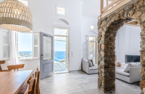 Psarou Villa | 3BR Villa Thelgo Mykonos I