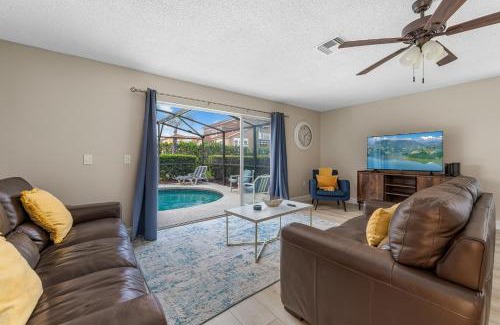 Lake Berkley Casa | 4BR w Heated Pool near Disney & Lake - Sleeps 10