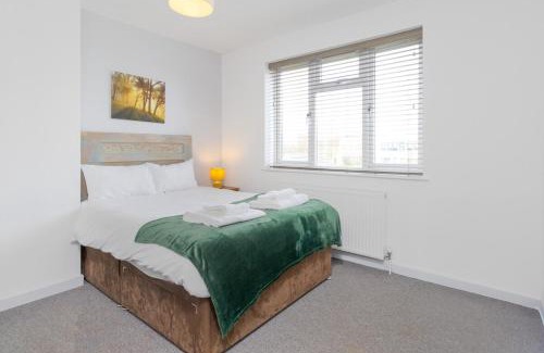 Wyken Casa | 4BR with Private Parking