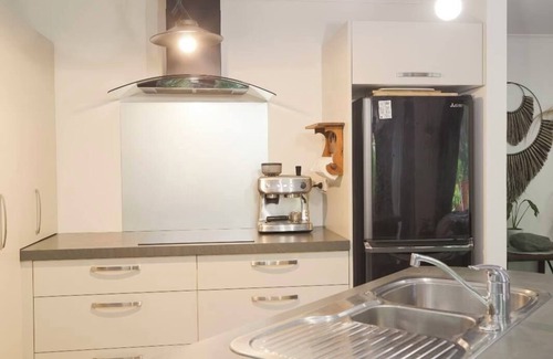 Nelson Casa | 4kms from CBD, pet-friendly, bike tracks/ bus right out the gate, family/couples