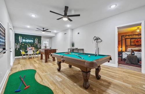 Decatur Casa | 4Seasons Retreat | Pet-Friendly Atlanta Getaway w/Game Room & Themed Suites