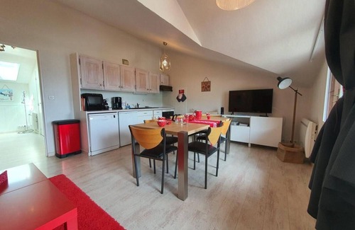 La Salle-les-Alpes Apartamento | 4.o piso, vista estación, chimenea o estufa a leña, tv, 120m², Serre Chevalier