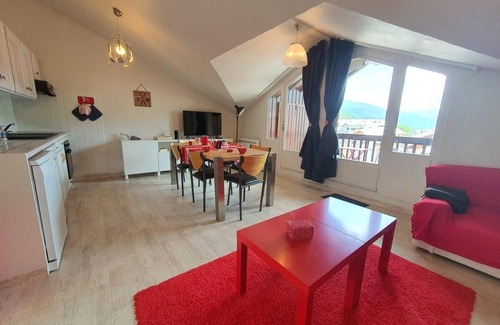 La Salle-les-Alpes Apartamento | 4.o piso, vista estación, chimenea o estufa a leña, tv, 120m², Serre Chevalier