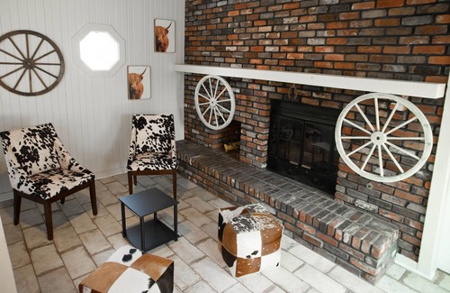 Speedway Casa | “4th Turn” Walking distance to IMS! Minutes from downtown. Great location!!!!