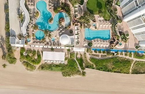 Sunny Isles Beach Apartamento | 4x Deluxe Room 2 Queen Beds Oceanfront at Trump International Beach Resort Miami