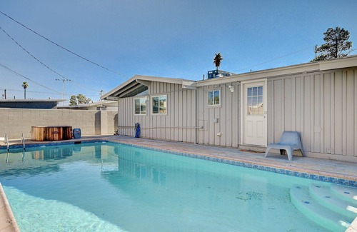 Las Vegas Casa | 4x2 Ultra Lux House with Pool + Spa + Game Room - 5 miles to the Strip