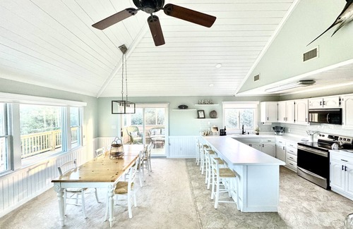 Carova Beach Casa | 4x4 Carova, WaterFront, Dock, Wild Horses, Hot Tub