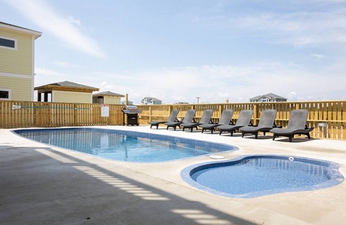 Currituck County Casa | 4x4! Pool, spa, theater, and more, June 15-22 open!