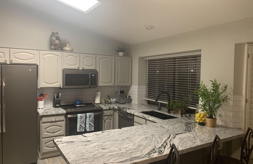 Westbrook Village Casa | Totalmente renovado 2019 en WESTBROOK VILLAGE .. 2 habitaciones 2 baños patio privado