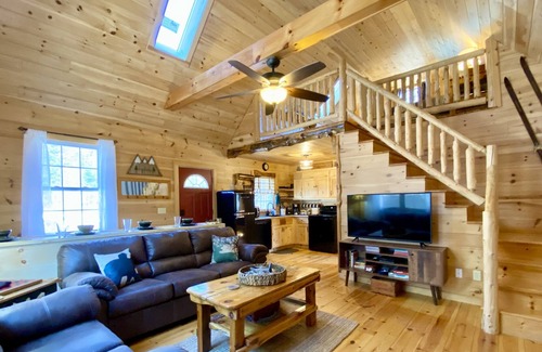 Gouldsboro Cabina | 5 Acre Forested Cabin Retreat w/ Firepit Near Acadia's Schoodic Peninsula