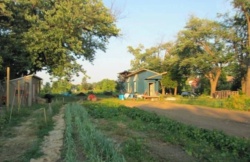 Detroit Otro | 5 acre SECLUDED tiny house village SWIMPOND! 5 mins from downtown Detroit