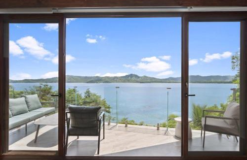 Playa Flamingo Casa | 5-BD Beachfront, Ocean-View Hillside Home