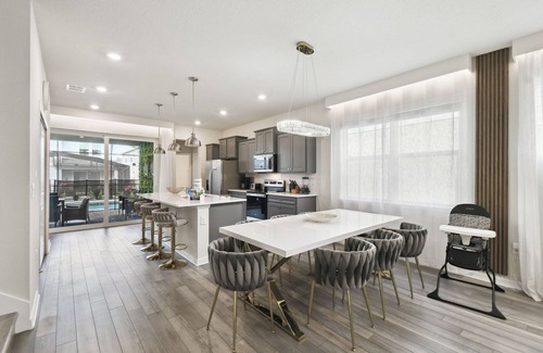 Four Corners Casa | 5 BD En-suites, Game Room, Pool, Sleeps 14, Disney